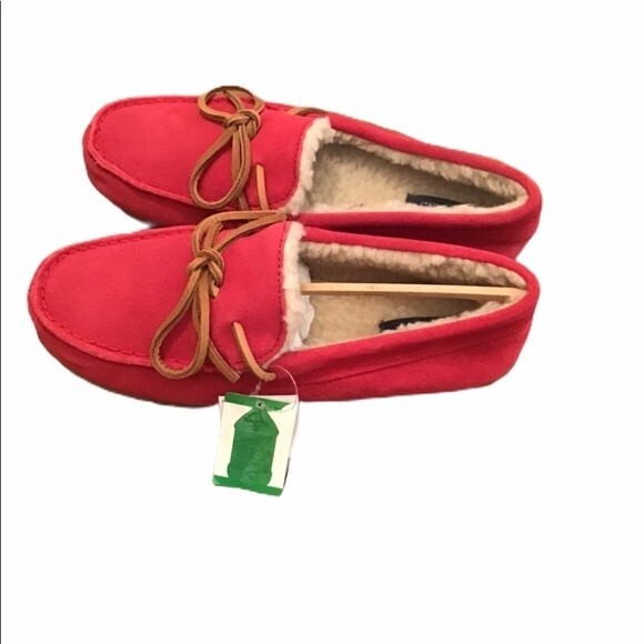 Lands’ End Red Suede Moccasin Slippers Size 5 - Picture 2 of 6